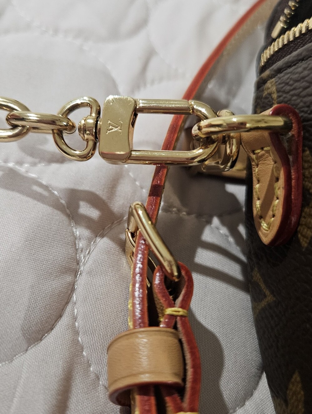 Louis Vuitton Mini Bumbag in Monogram - Picture 9 of 11